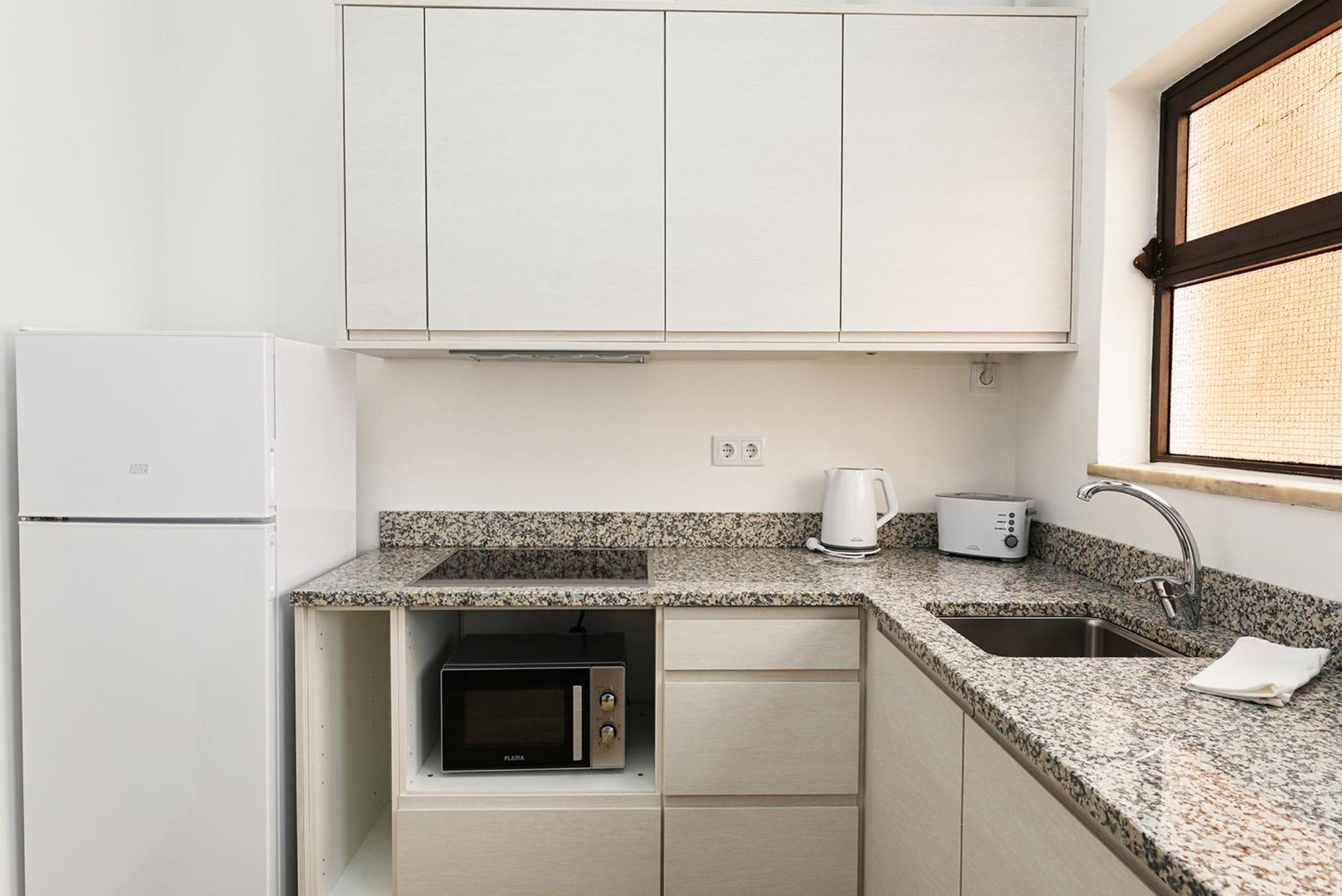 A48 - Windmill 1 Bed Apartment In Odiáxere المظهر الخارجي الصورة